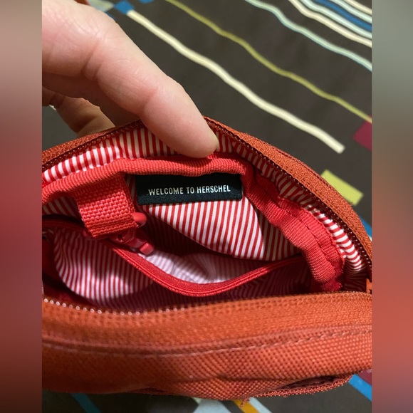 Herschel Cruz Crossbody - Picture 3 of 3
